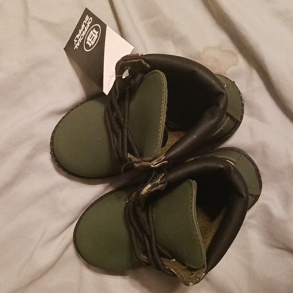 Toddler Boy Boots - Picture 4 of 6